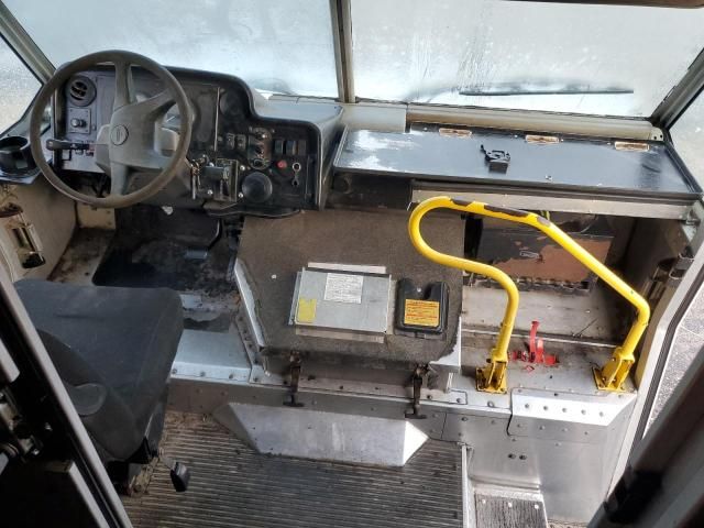 2009 Freightliner Chassis M Line WALK-IN Van