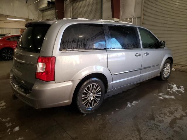 2014 Chrysler Town & Country Touring L