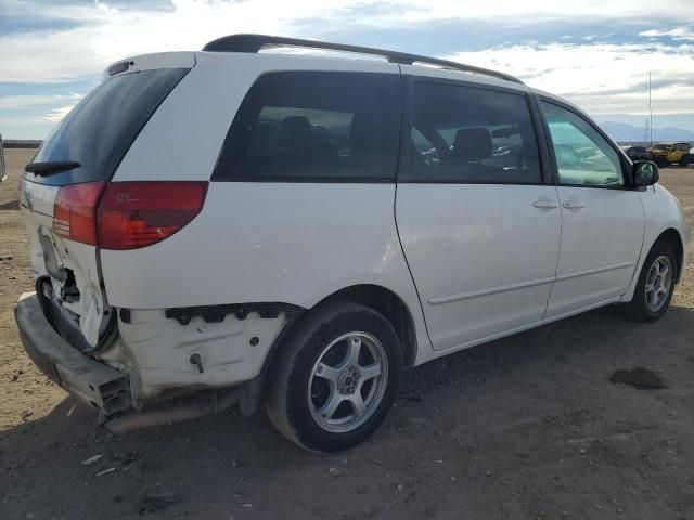 2004 Toyota Sienna CE