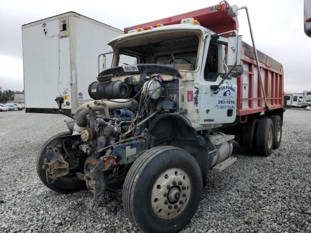 2007 Mack 700 CV700