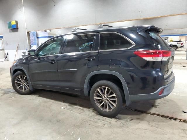 2017 Toyota Highlander SE