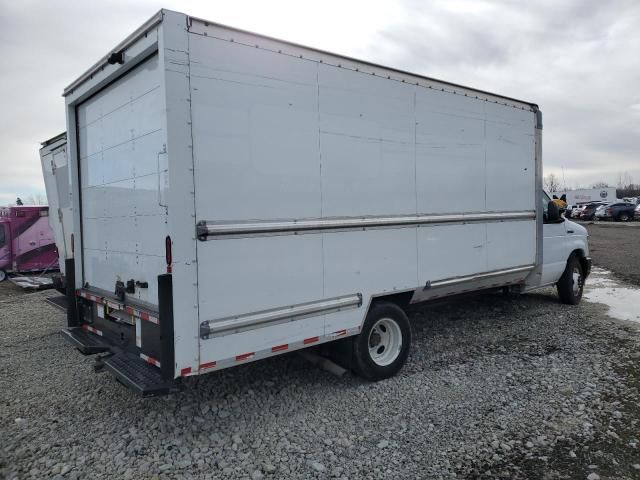 2021 Ford Econoline E350 Super Duty Cutaway Van