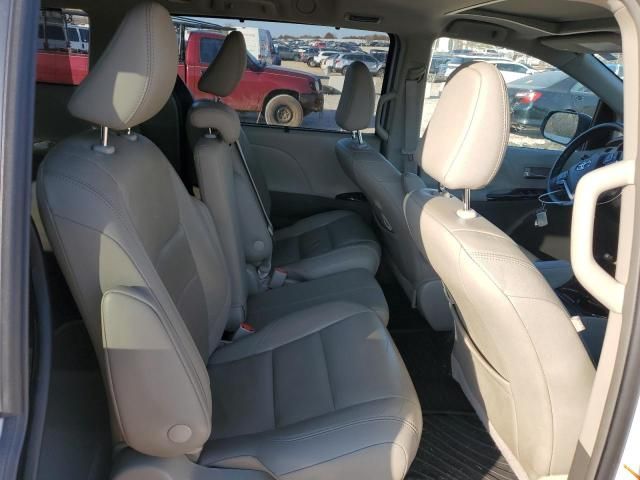 2018 Toyota Sienna XLE