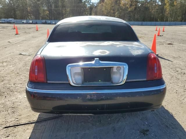 2000 Lincoln Town Car Signature