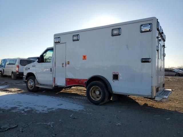 2018 Ford Econoline E350 Super Duty Cutaway Van