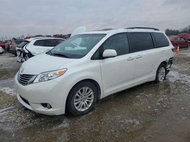 2015 Toyota Sienna XLE