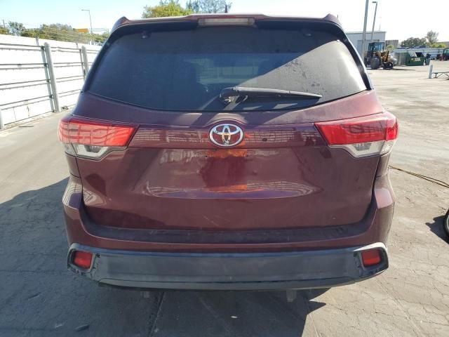 2017 Toyota Highlander SE