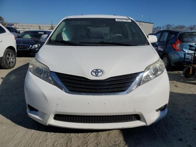 2013 Toyota Sienna LE