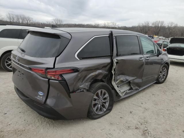 2021 Toyota Sienna LE