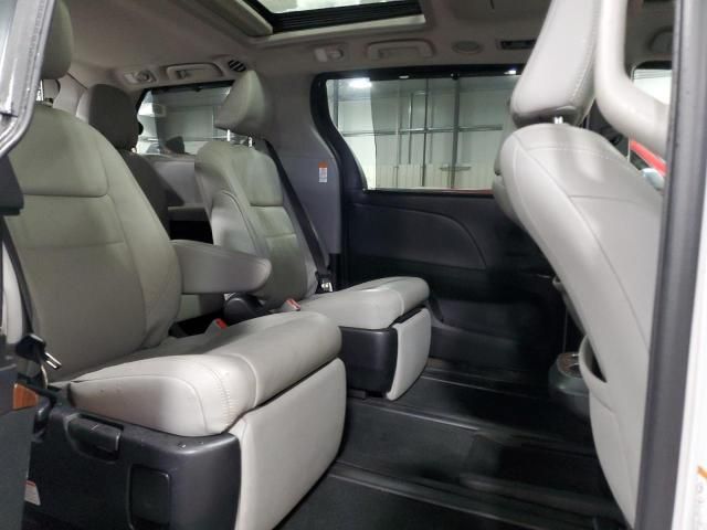 2019 Toyota Sienna XLE