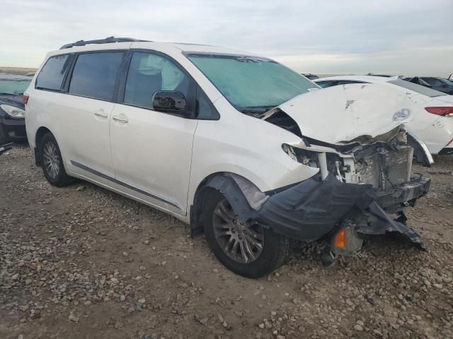 2016 Toyota Sienna XLE