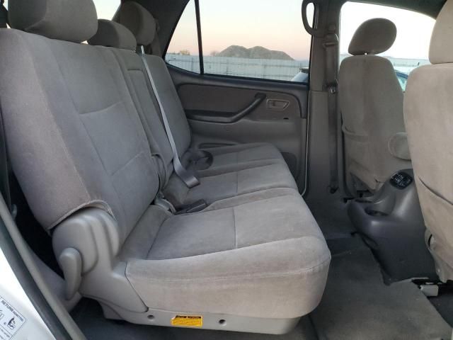 2004 Toyota Sequoia SR5