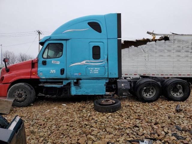 2016 Freightliner Cascadia 125