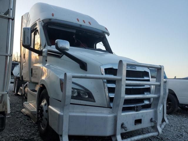 2021 Freightliner Cascadia 126