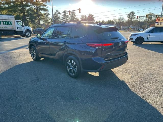 2020 Toyota Highlander Hybrid XLE