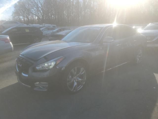 2016 Infiniti Q70 3.7