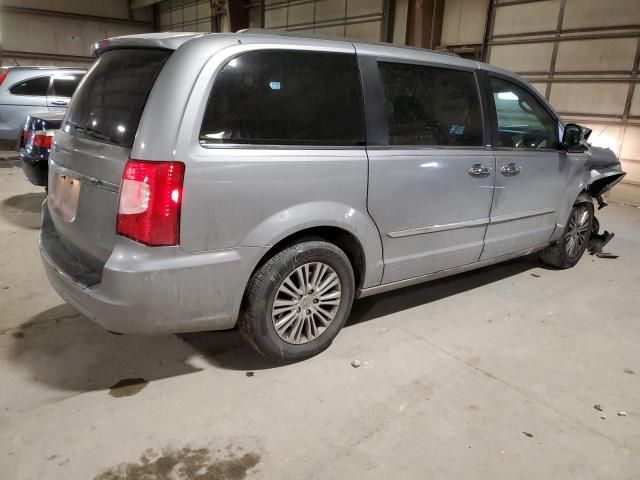 2014 Chrysler Town & Country Touring L