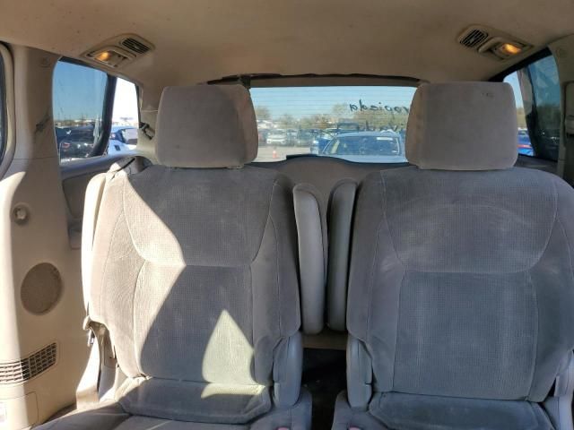 2004 Toyota Sienna LE