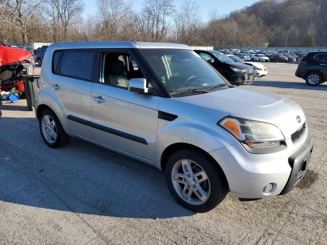 2011 KIA Soul +