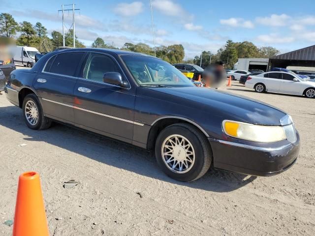 2000 Lincoln Town Car Signature