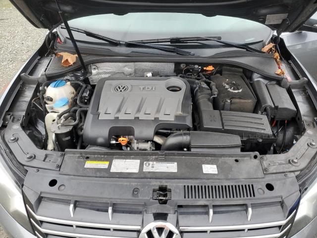 2013 Volkswagen Passat SE