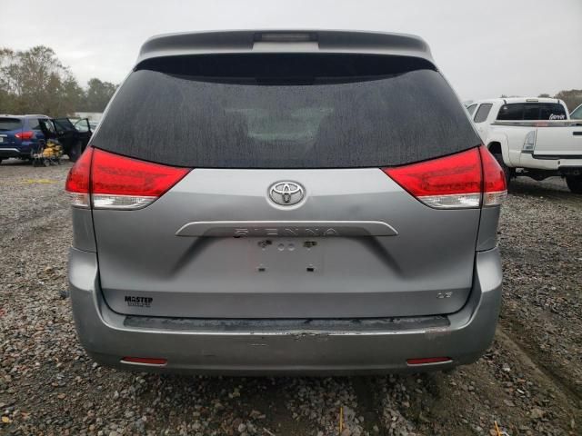 2013 Toyota Sienna LE