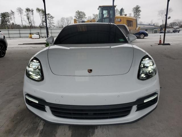 2018 Porsche Panamera 4