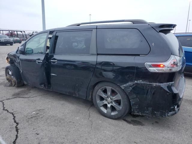 2015 Toyota Sienna Sport