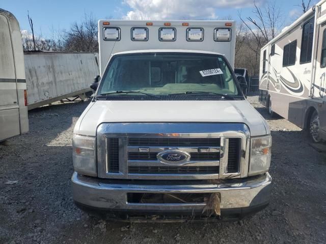 2019 Ford Econoline E350 Super Duty Cutaway Van