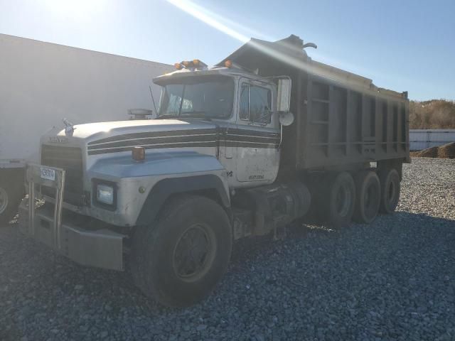 1992 Mack 600 RD600