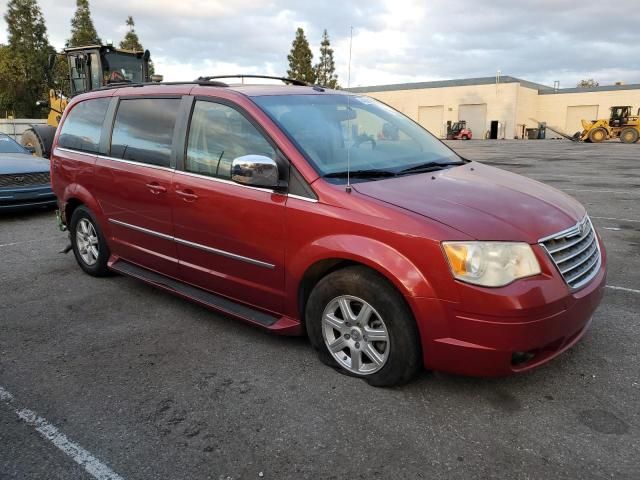 2010 Chrysler Town & Country Touring