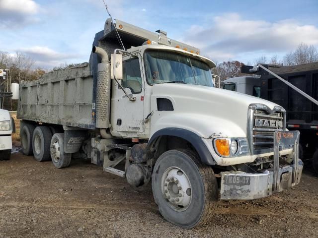 2005 Mack 700 CV700