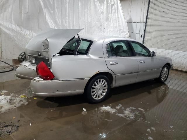 2004 Lincoln Town Car Executive