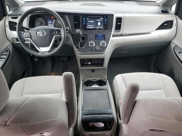 2017 Toyota Sienna LE