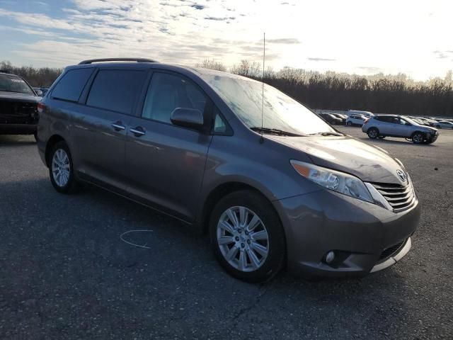 2013 Toyota Sienna XLE