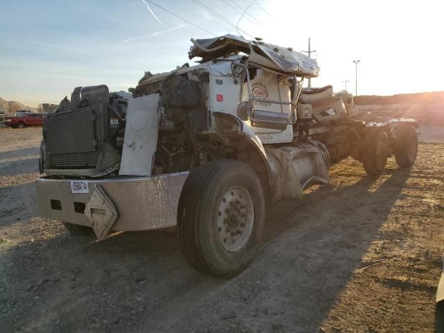 2012 Peterbilt 348