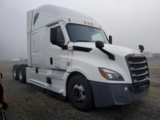 2021 Freightliner Cascadia 126