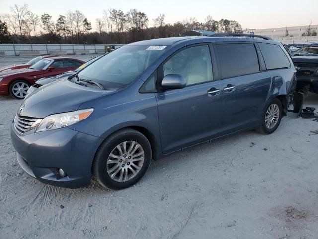 2016 Toyota Sienna XLE