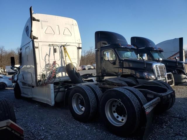 2022 Freightliner Cascadia 126