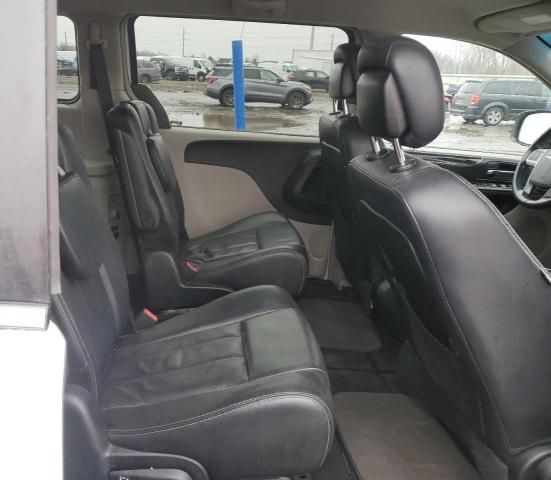 2014 Chrysler Town & Country Touring