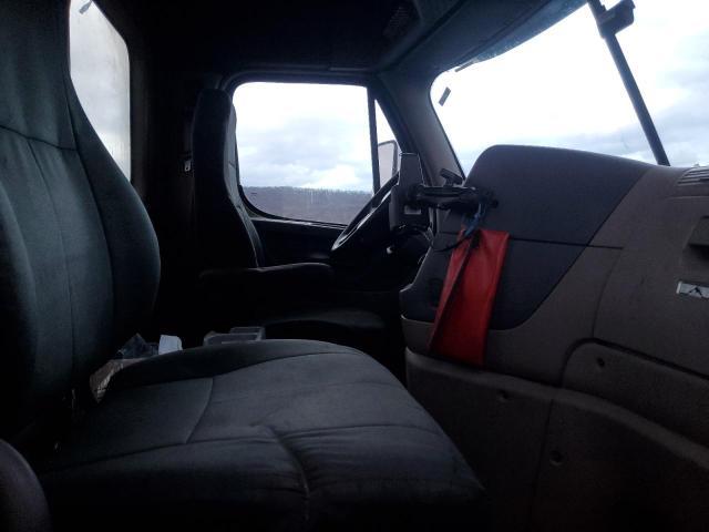 2013 Freigliner Cascadia 113