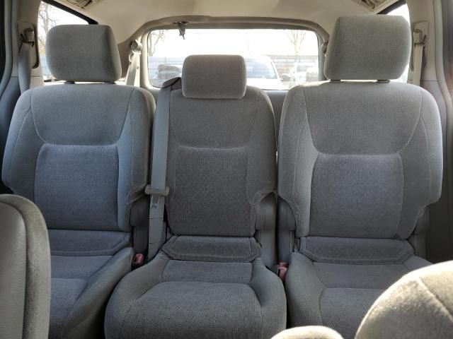 2004 Toyota Sienna CE