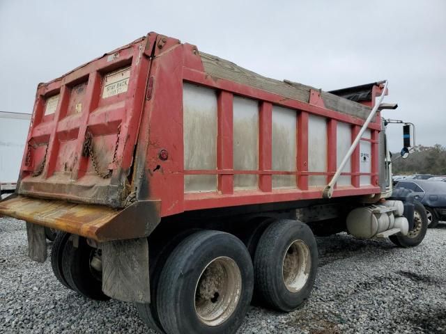 2007 Mack 700 CV700