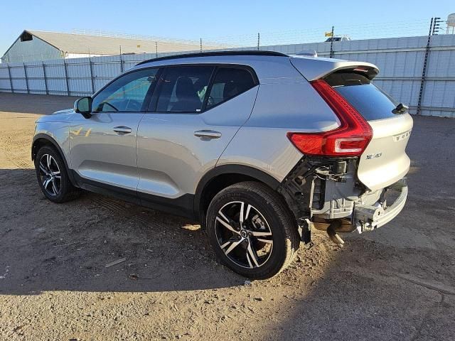 2024 Volvo XC40 Core