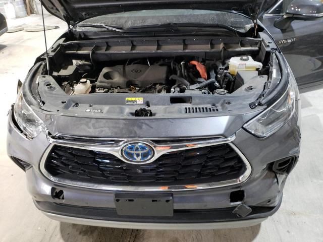 2021 Toyota Highlander Hybrid Platinum