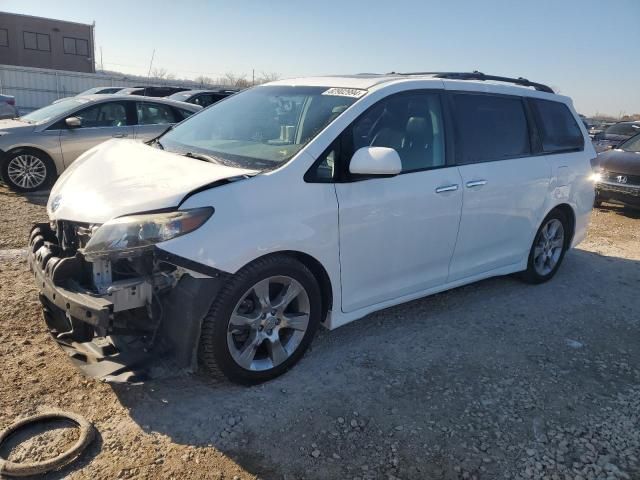 2013 Toyota Sienna Sport