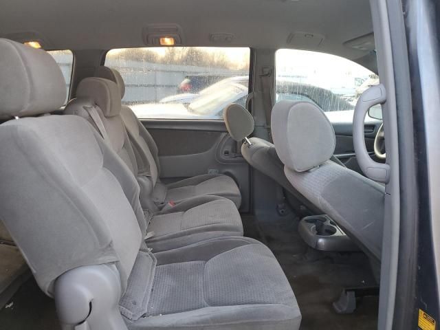 2006 Toyota Sienna CE