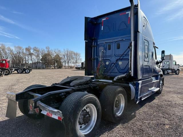 2017 Freightliner Cascadia 125