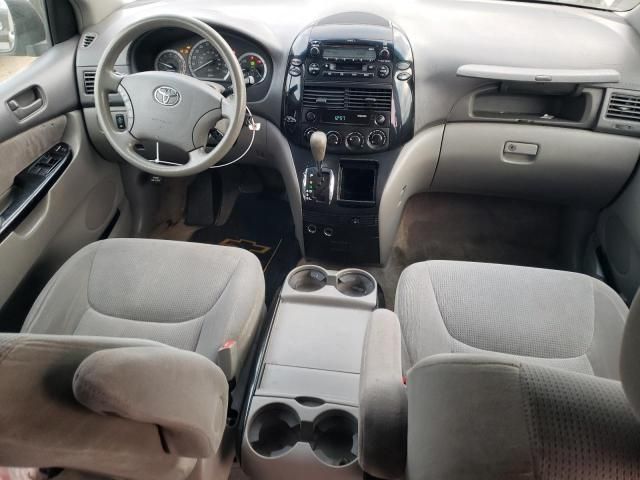 2005 Toyota Sienna CE