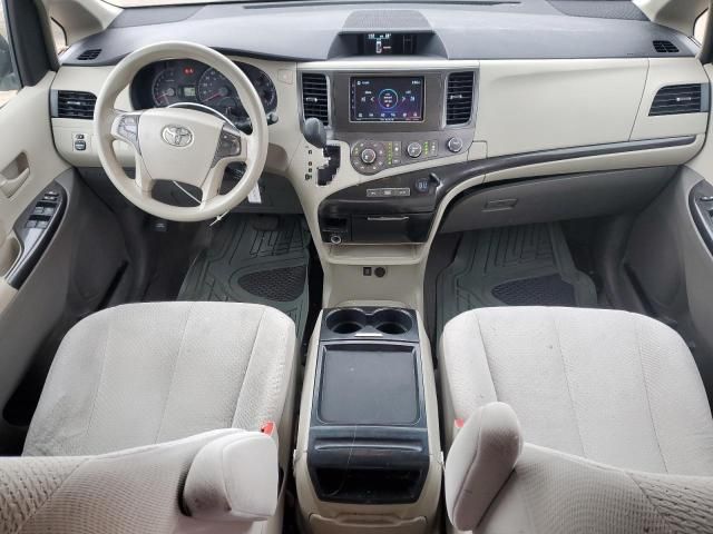 2011 Toyota Sienna LE